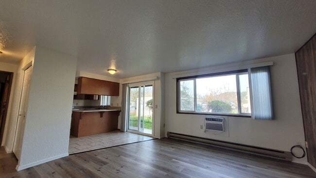 Foto del edificio - 146 NE Atkinson Ct