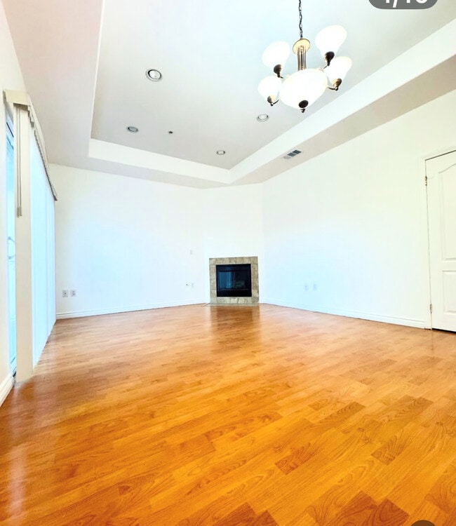 Building Photo - 303 W Verdugo Ave