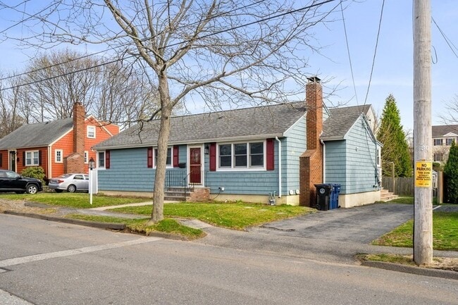 Building Photo - 12 Larkin Ln