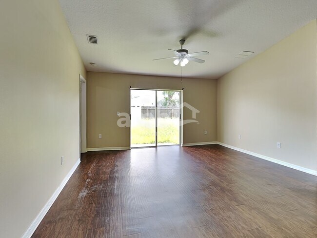 Foto del edificio - 30846 Midtown Ct