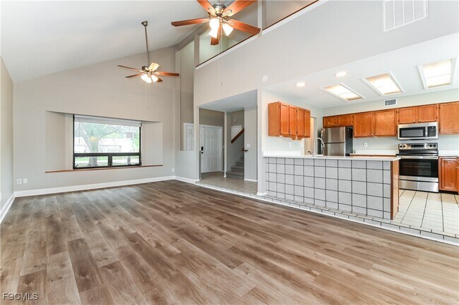 Building Photo - 17609 Brentwood Ct
