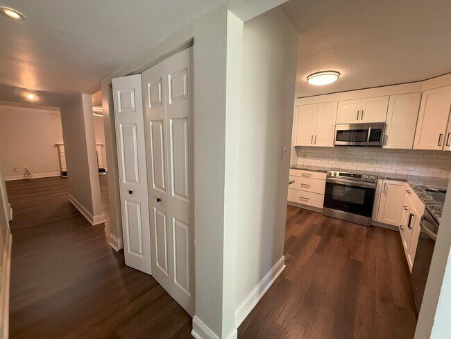 Foto del edificio - 1337 Springlawn Ct