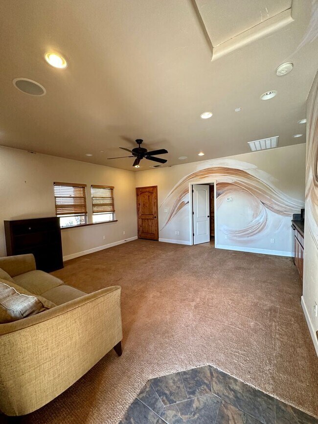 Building Photo - Studio, 1 bath House - 2626 Summer Ranch R...