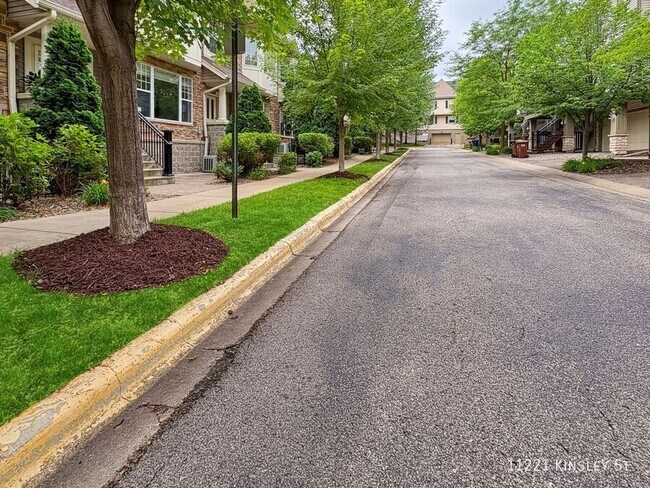 Foto del edificio - 11221 Kinsley St