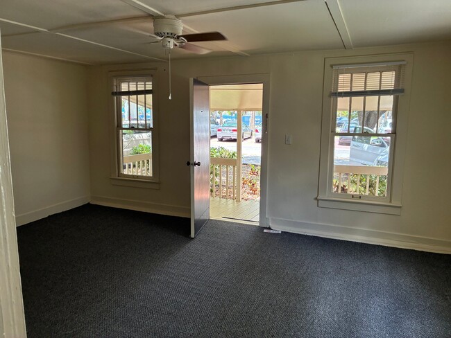 Photo - 714 Railroad Ave Apartment