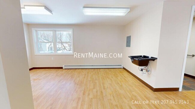 Foto del edificio - 109 Main Rd N