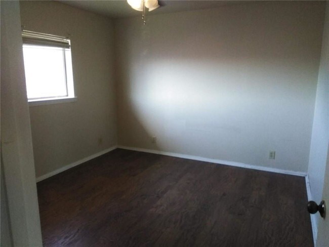 Building Photo - 3825 Camelot St