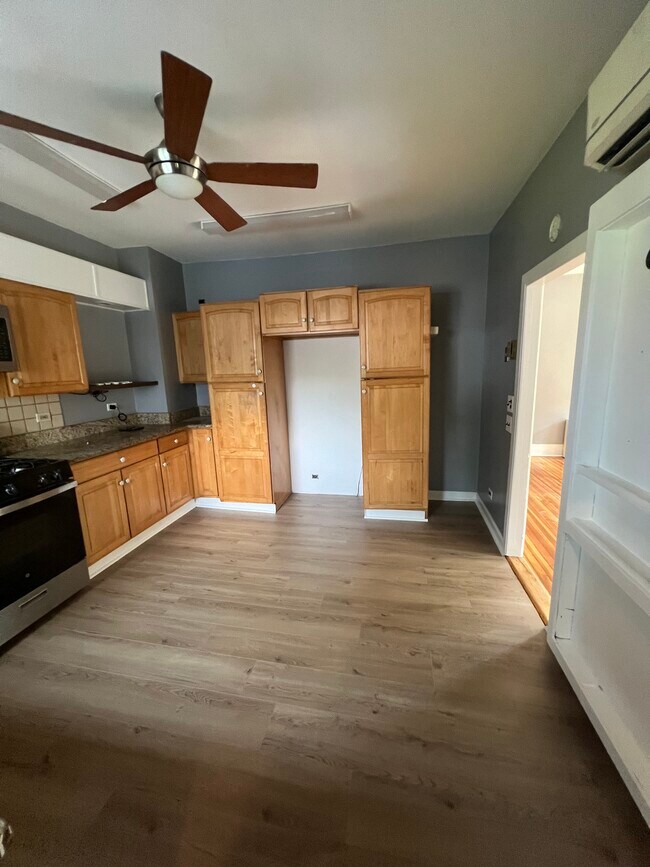 Foto del edificio - 14 Sayles Ave