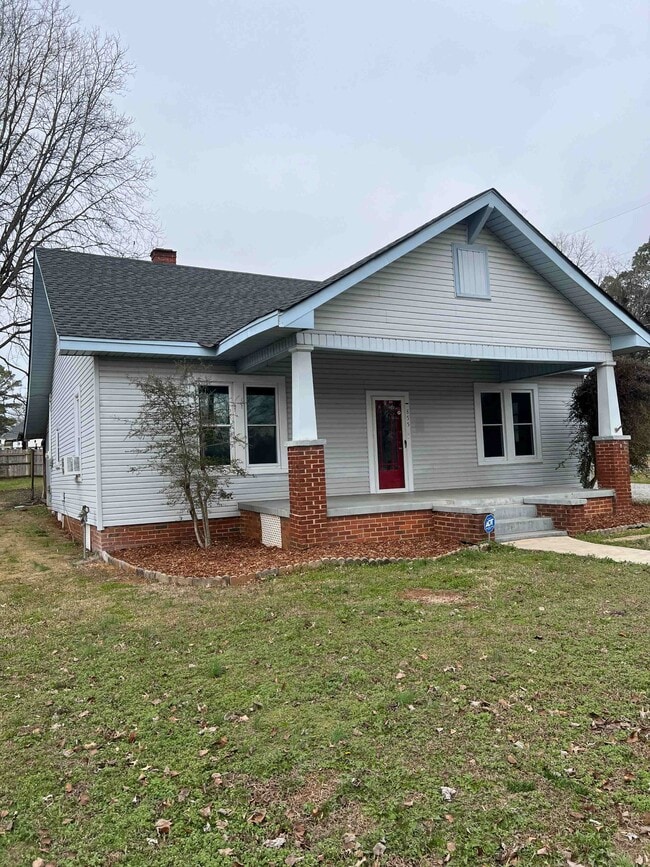 Building Photo - 855 College St