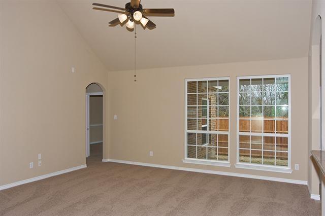 Building Photo - 726 Cross Creek Dr