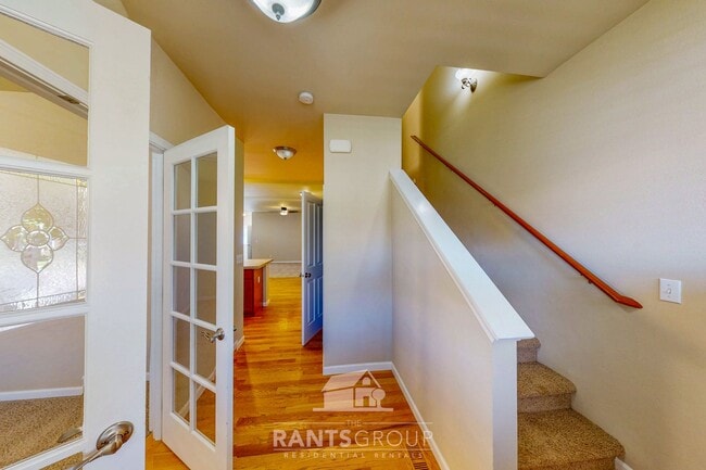 Foto del edificio - "Cozy" Meets "Modern": 3-Bedroom Home with Dreamy Front Porch Retreat!