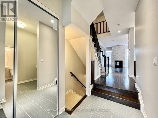 Building Photo - 376 Cooks Mill Cres