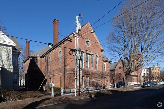 Building Photo - 32 Thomas St