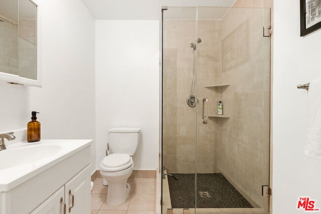 Foto del edificio - 917 N Curson Ave