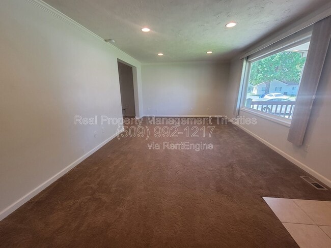 Building Photo - 414 Douglass Ave
