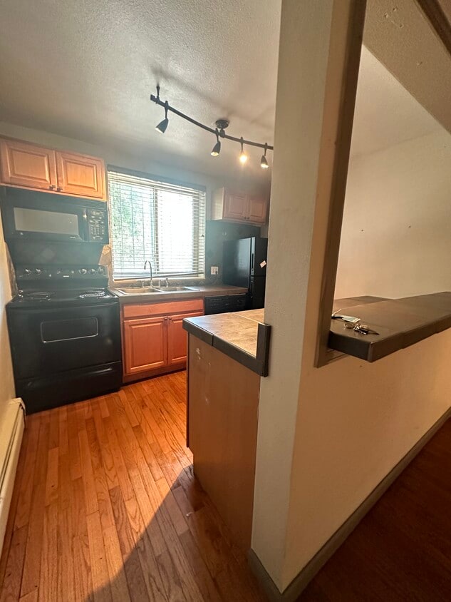 Foto del edificio - 1685 N Colorado Blvd