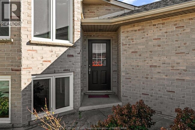 Building Photo - 852 Michael Dr