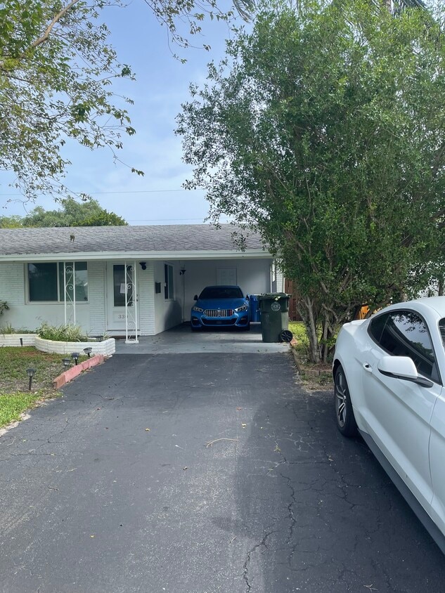 Foto principal - 330 NE 42nd Ct
