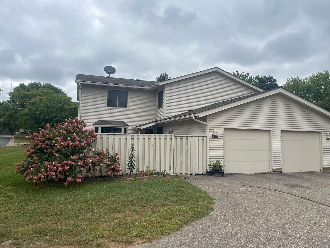 Foto principal - 1052 Carmel Ct