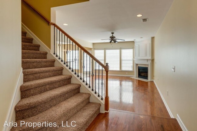 Foto del edificio - 4 br, 3.5 bath House - 453 Lazy Creek Ln.