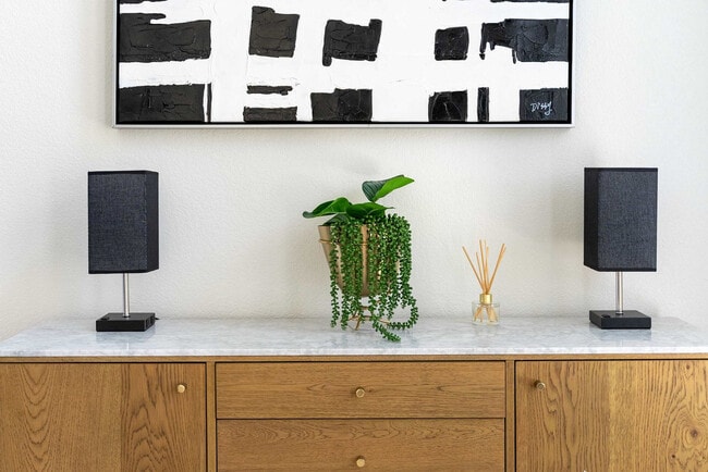 Building Photo - 8902 Feather Hill Rd