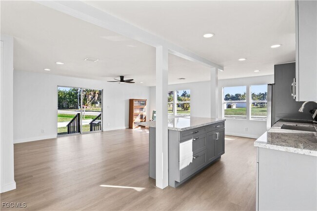 Foto del edificio - 11217 Stringfellow Rd