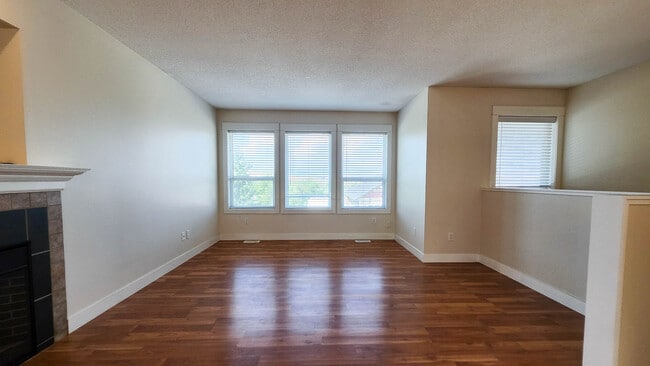 Building Photo - 1005 Mt Begbie Dr