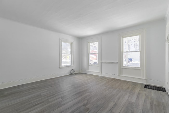 Building Photo - 297 Genesee St
