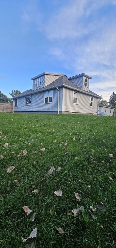 Primary Photo - 3012 Cozy Acre Rd