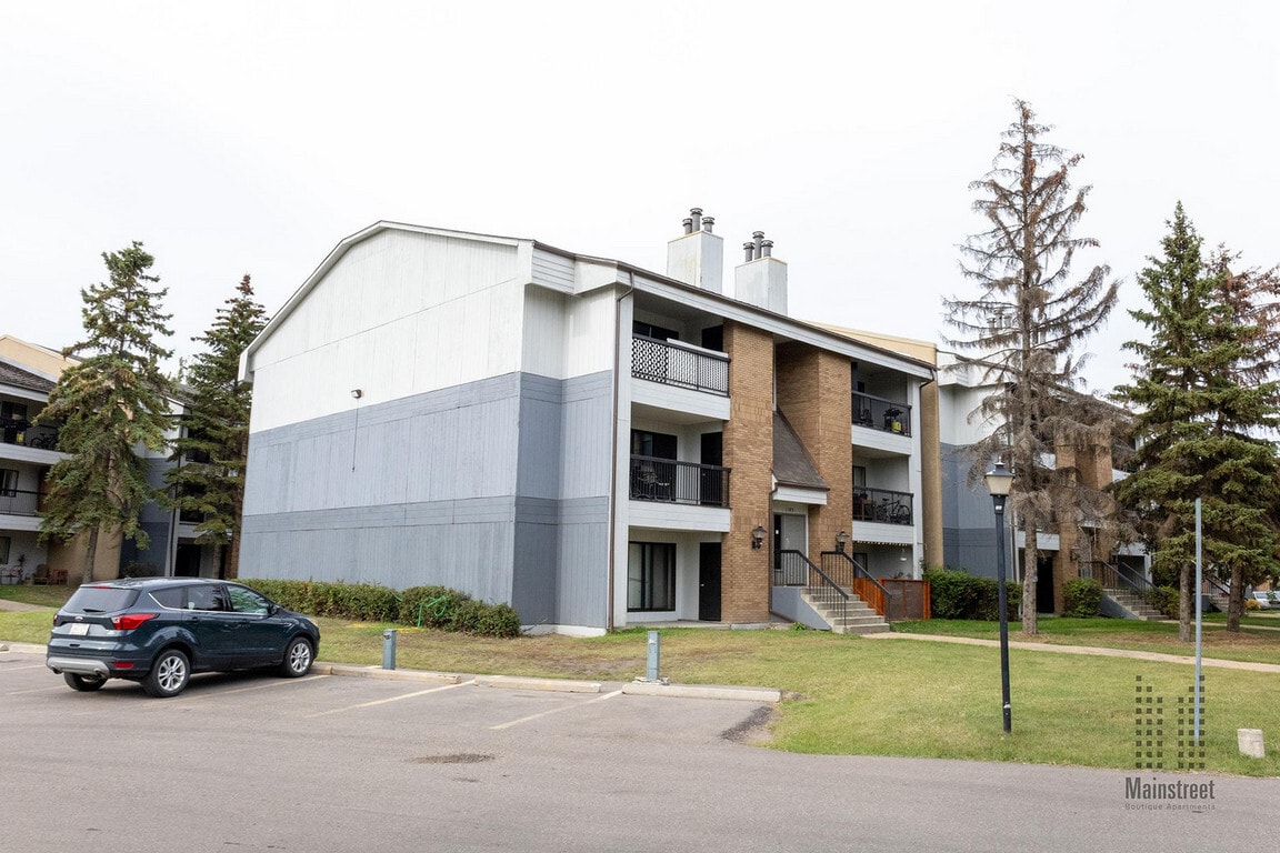 Primary Photo - Hermitage Village Apartments
