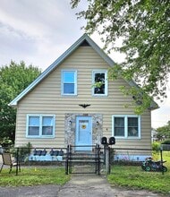 Building Photo - 4 Knoll Ave