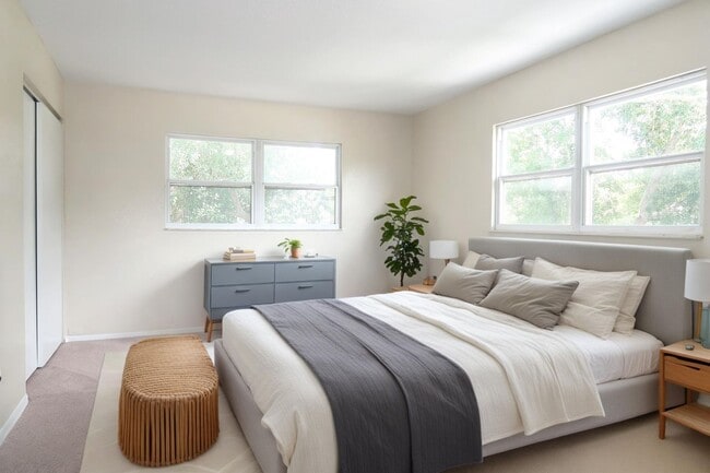 Building Photo - 2 bedroom, 2 bathroom Townhome for Rent in...