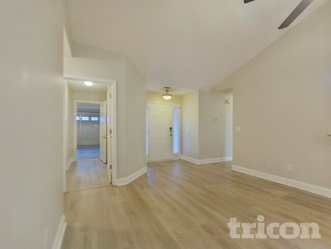 Foto del edificio - 373 Morning Star Dr