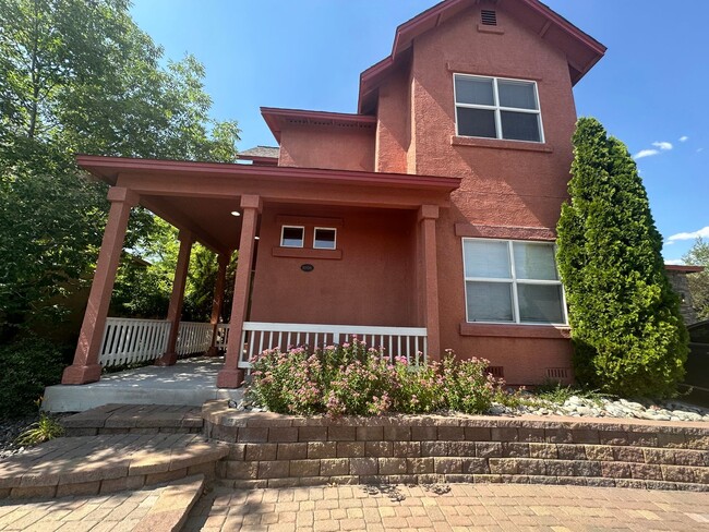 Building Photo - Beautiful 2 story home in Sparks