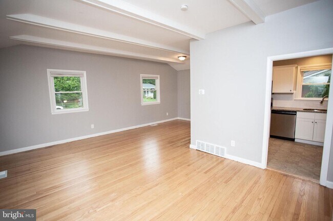 Foto del edificio - 36 Delwood Rd