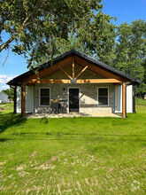 Building Photo - 814 N Oolitic Dr