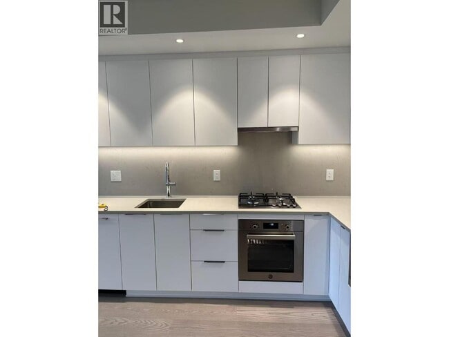 Photo du bâtiment - 6138 Birney Ave