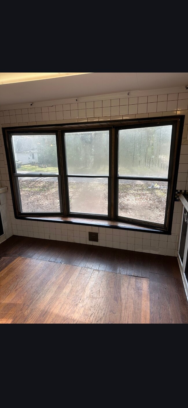 Building Photo - 8919 Via Ln