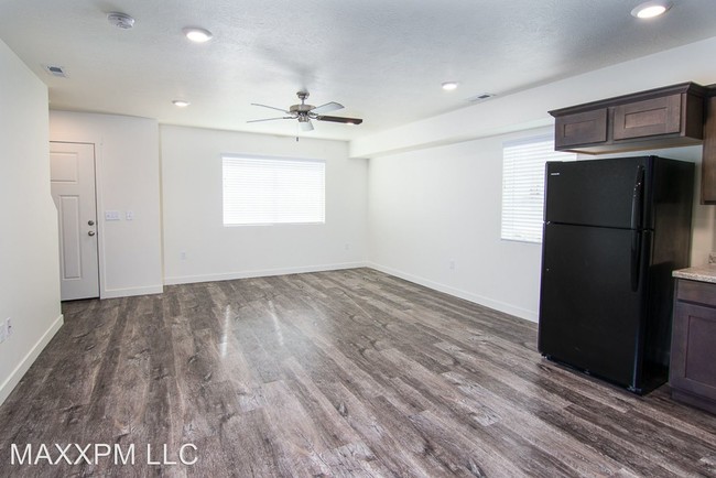Building Photo - 14882 S Marble Rock Way