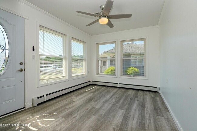 Building Photo - 11 St Pierri Ct