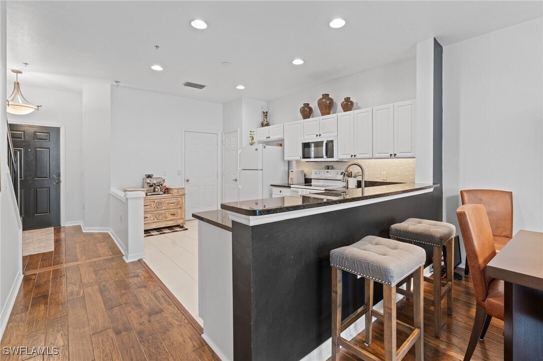 Foto principal - 941 Hampton Cir