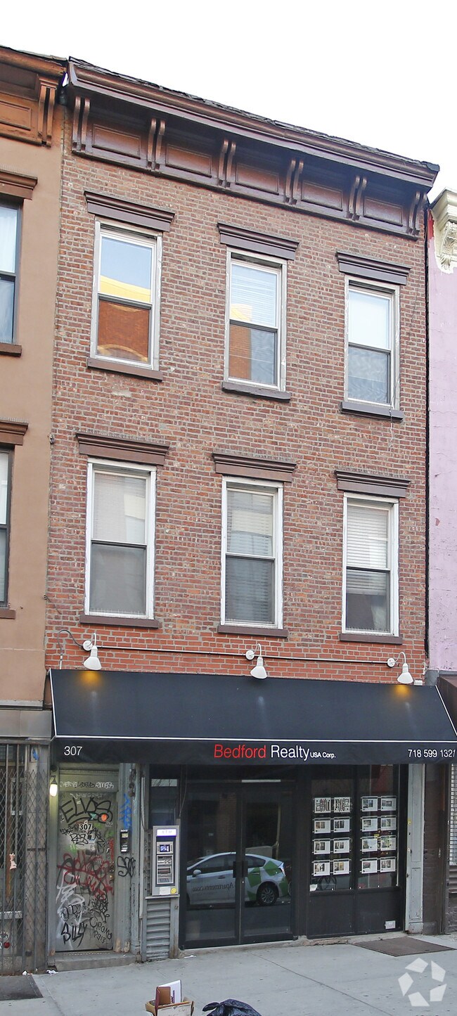 Foto del edificio - 307 Bedford Ave