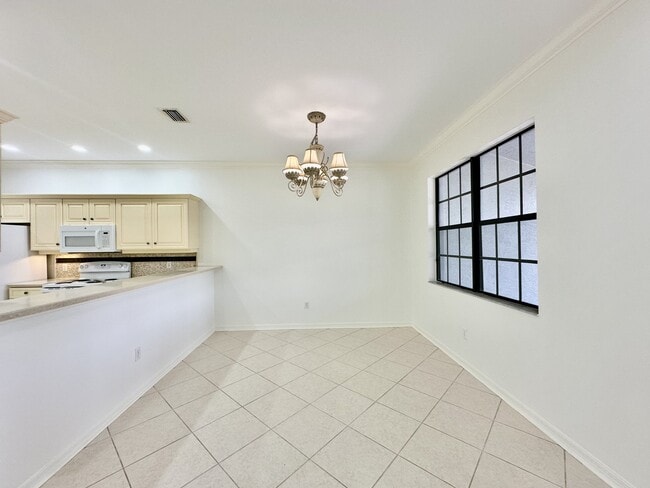 Foto del edificio - 15031 Summit Pl Cir