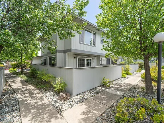 Primary Photo - 200 Ridgetop Dr