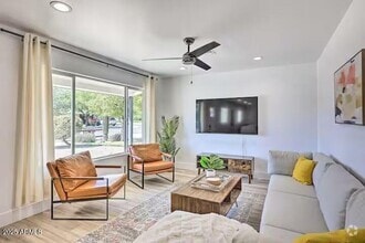 Building Photo - 310 E Papago Dr