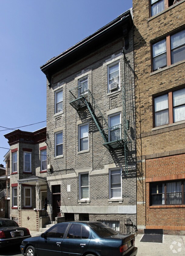 Building Photo - 6511 Broadway