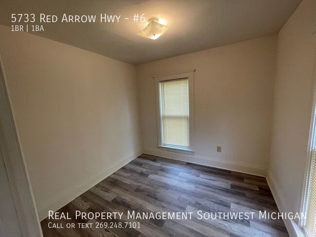 Foto del edificio - 5733 Red Arrow Hwy