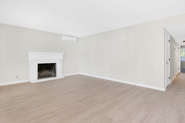 Building Photo - 611-613 Russell Boulevard