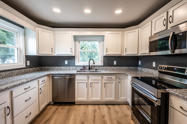 Foto del edificio - 120 College Street Rd