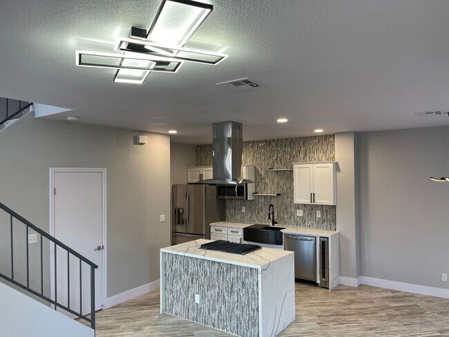Building Photo - **GORGEOUSLY REMODELED!!  GREEN VALLEY 3 BD 2.5 BA HOME **$2,095.00**